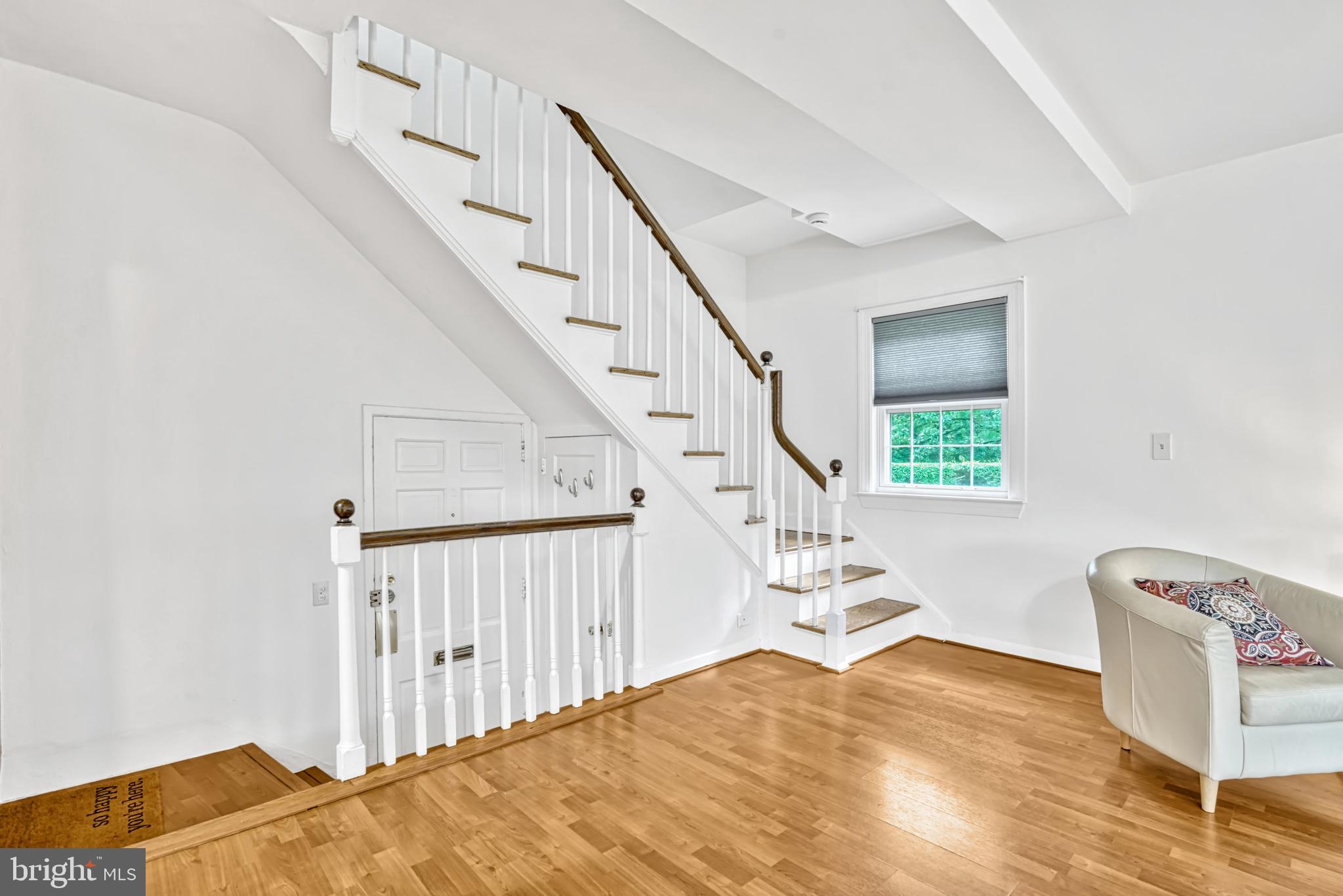 3221 Gunston Road Alexandria, VA 22302 - Photo 5 of 28 Open Entry Area