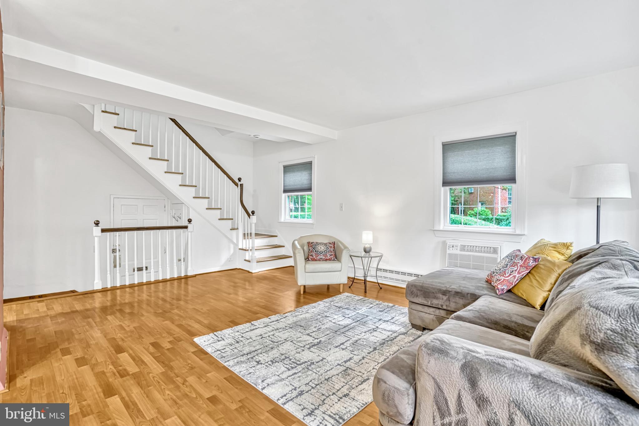 3221 Gunston Road Alexandria, VA 22302 - Photo 8 of 28 A great open space with lots of light!