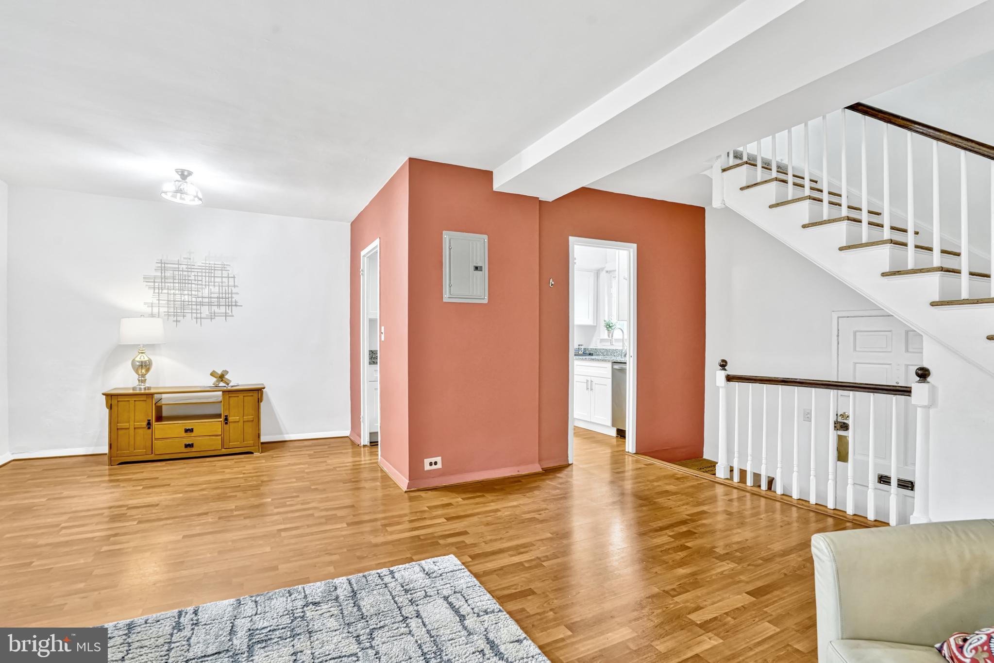 3221 Gunston Road Alexandria, VA 22302 - Photo 9 of 28 Dining Room