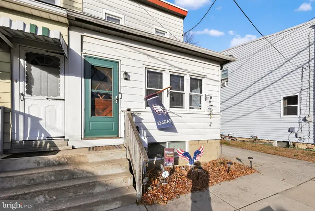 a view of a house with a lounge chair
