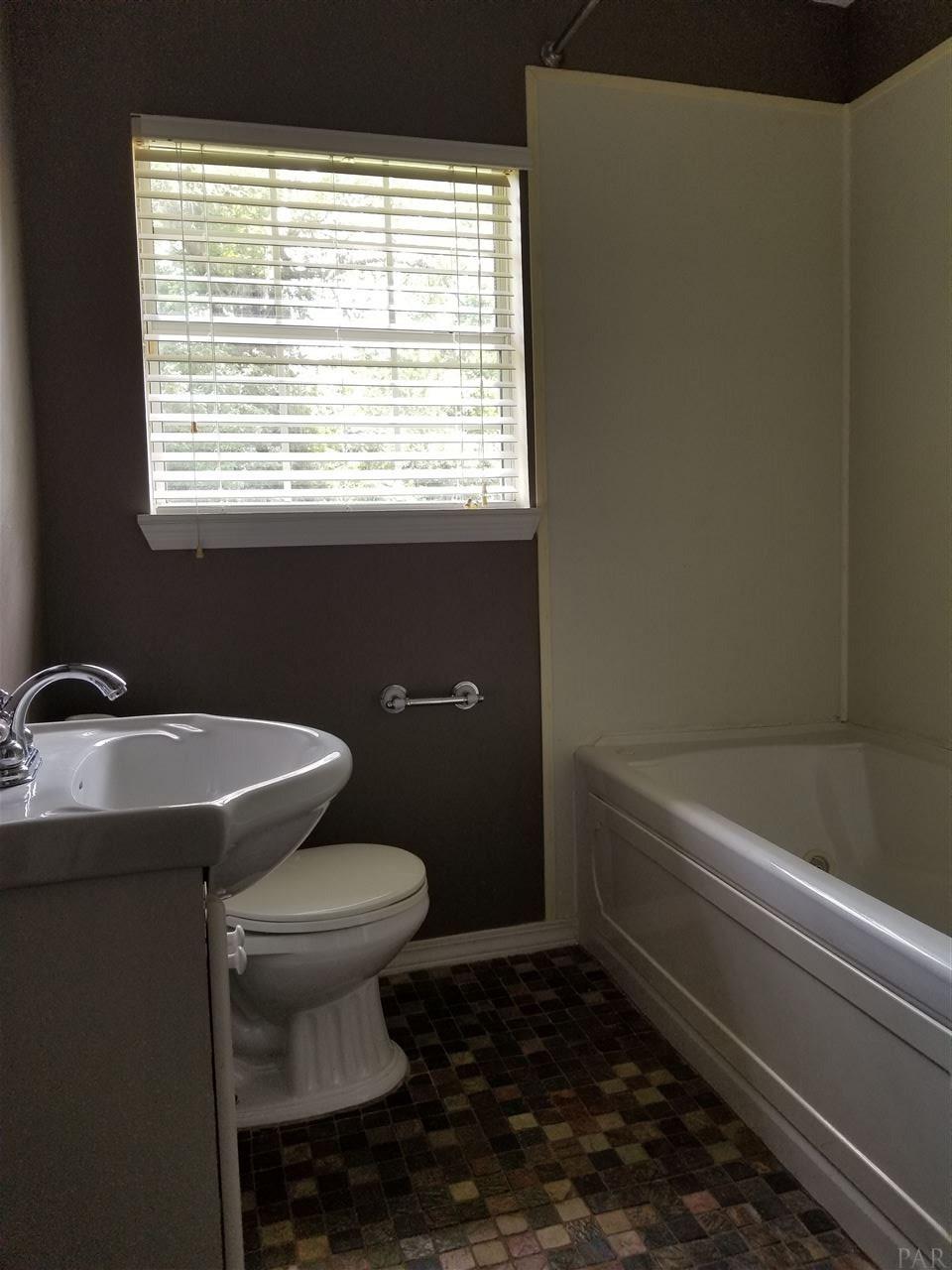 384 Silver Road Pensacola, FL 32503 - Photo 8 of 11 Gallery Image 8