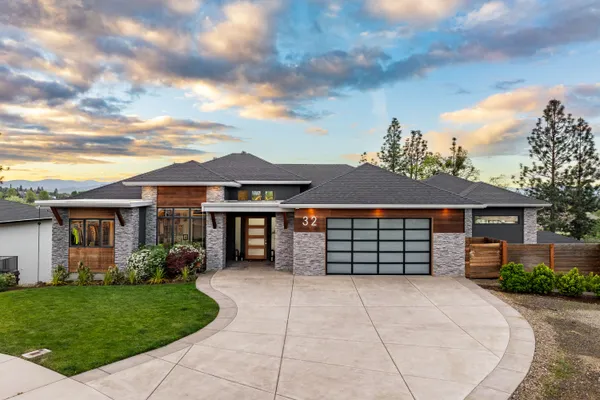 $2,250,000 | 32 Pebble Creek Drive, Eagle Point, OR 97524