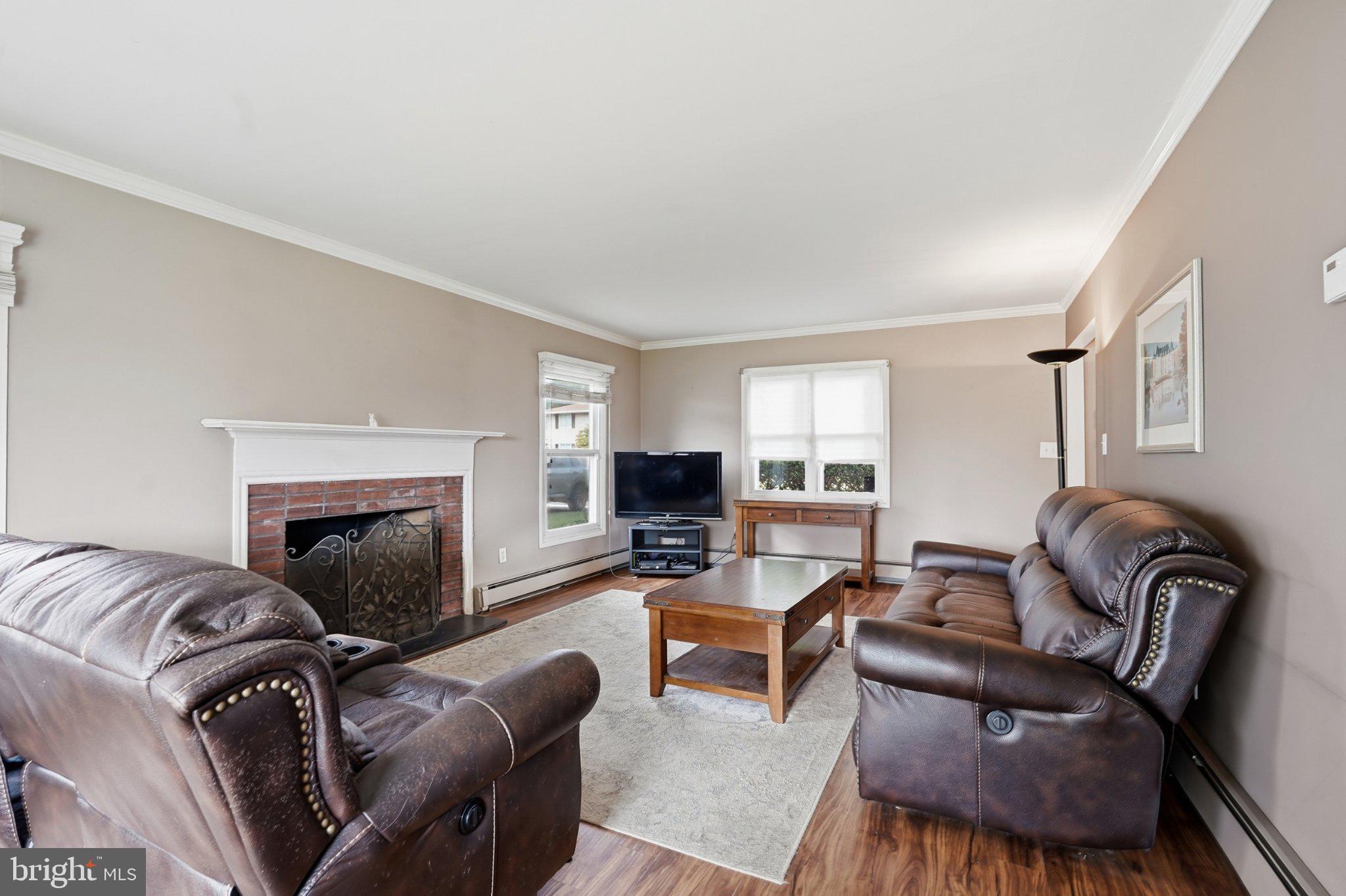 94 Terrace Road Levittown, PA 19056 - Photo 26 of 70 Inviting living space with natural light.