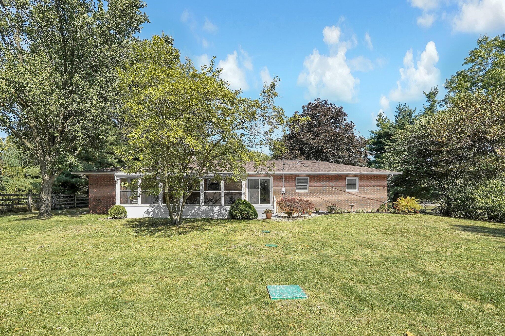 7480 Plumb Road Galena, OH 43021 - Photo 27 of 35 Rear View
