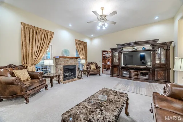 $589,900 | 2541 Copperwood Drive, Lebanon, MO 65536