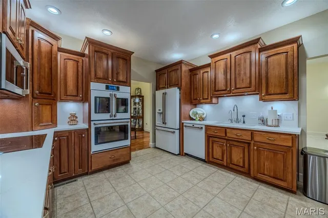 $589,900 | 2541 Copperwood Drive, Lebanon, MO 65536