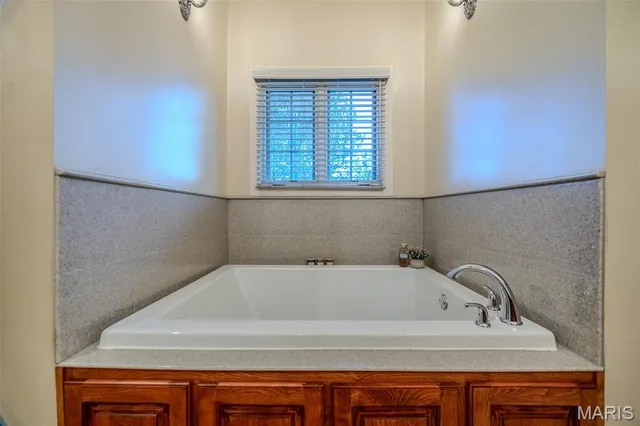 $589,900 | 2541 Copperwood Drive, Lebanon, MO 65536