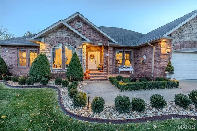 $589,900 | 2541 Copperwood Drive, Lebanon, MO 65536