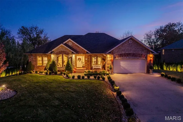 $589,900 | 2541 Copperwood Drive, Lebanon, MO 65536