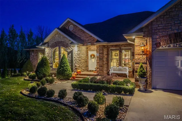 $589,900 | 2541 Copperwood Drive, Lebanon, MO 65536