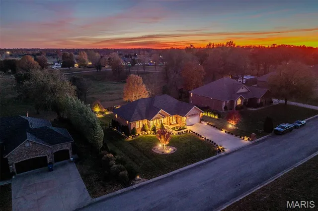 $589,900 | 2541 Copperwood Drive, Lebanon, MO 65536