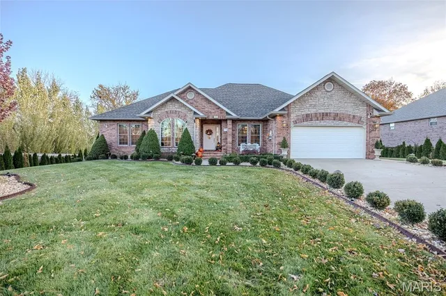 $589,900 | 2541 Copperwood Drive, Lebanon, MO 65536