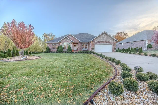 $589,900 | 2541 Copperwood Drive, Lebanon, MO 65536
