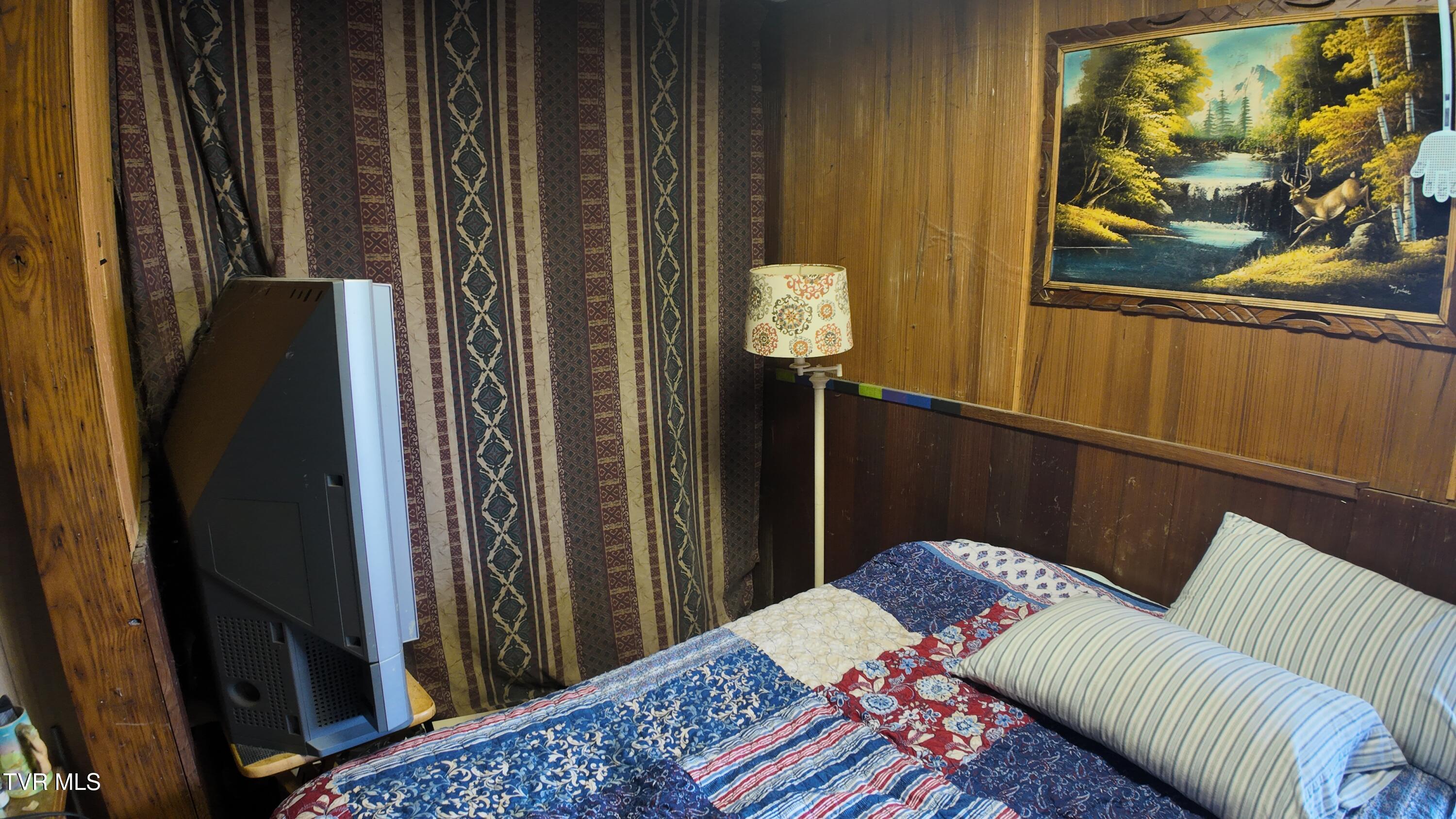 1704 North Main Avenue Erwin, TN 37650 - Photo 21 of 28 dji_mimo_20251120_122108_20251120122107_