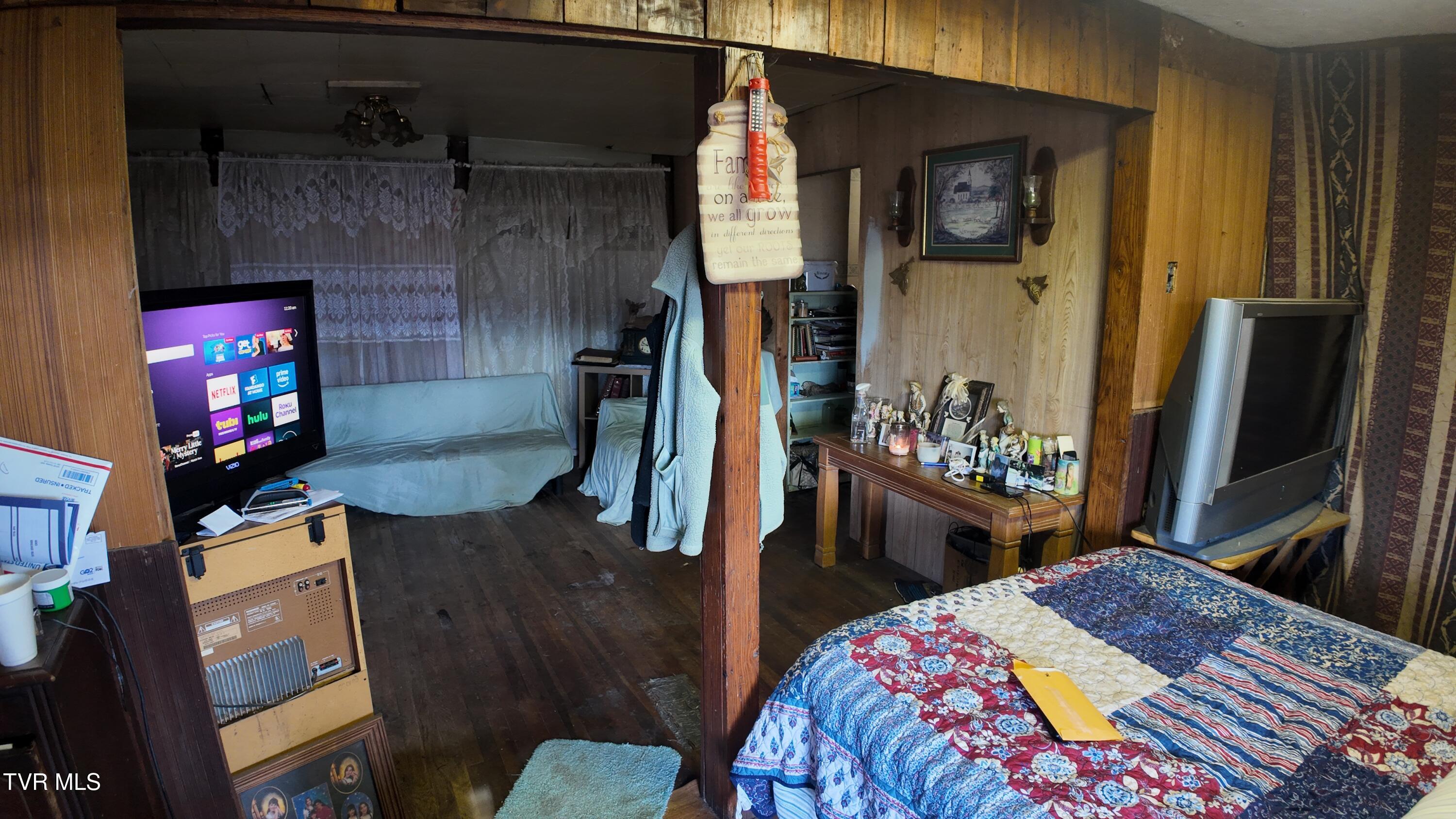 1704 North Main Avenue Erwin, TN 37650 - Photo 23 of 28 dji_mimo_20251120_122120_20251120122121_