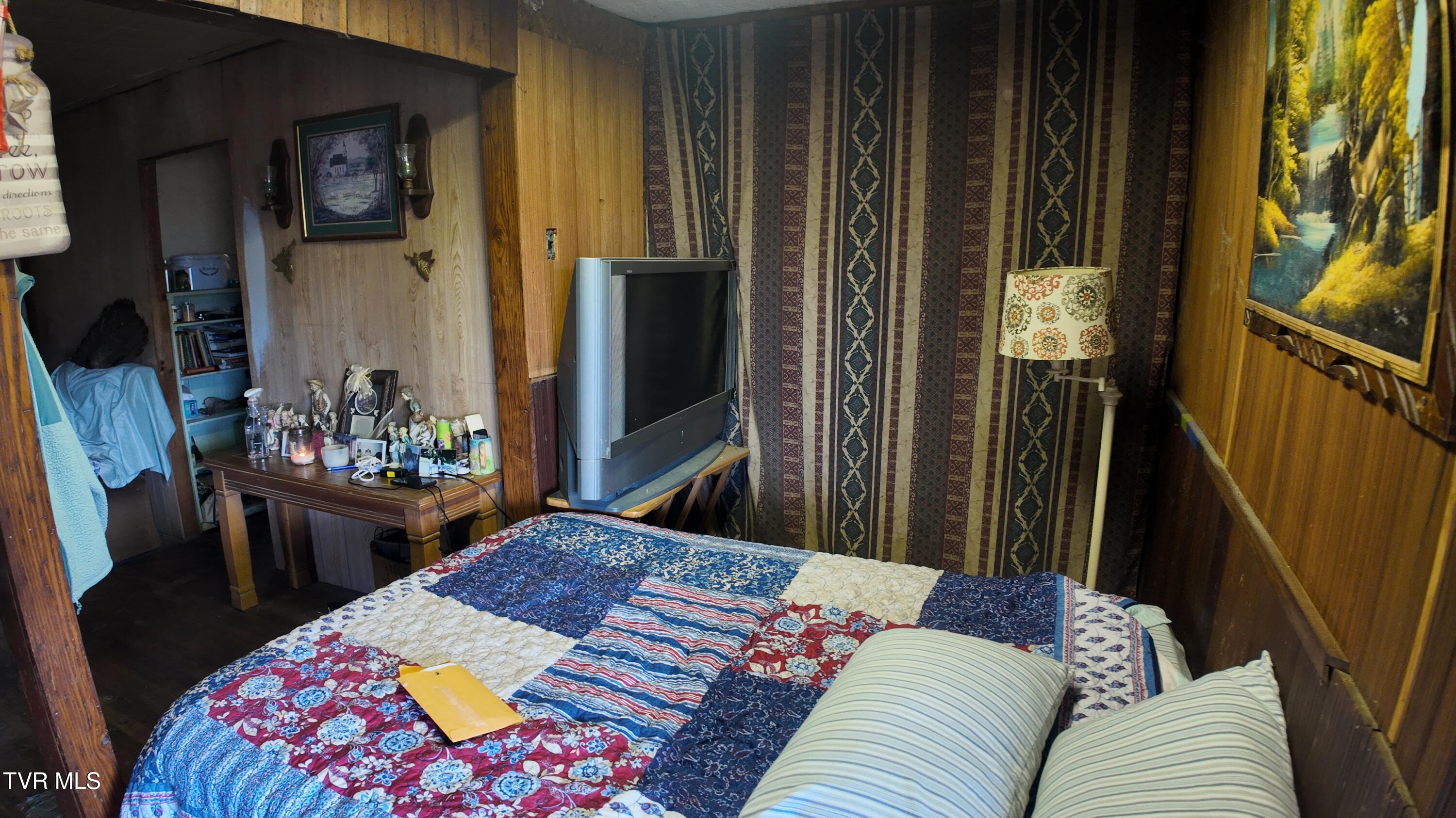 1704 North Main Avenue Erwin, TN 37650 - Photo 24 of 28 dji_mimo_20251120_122124_20251120122125_