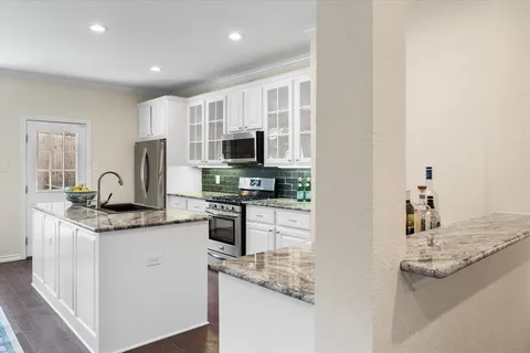 $525,000 | 5633 El Campo Avenue, Fort Worth, TX 76107