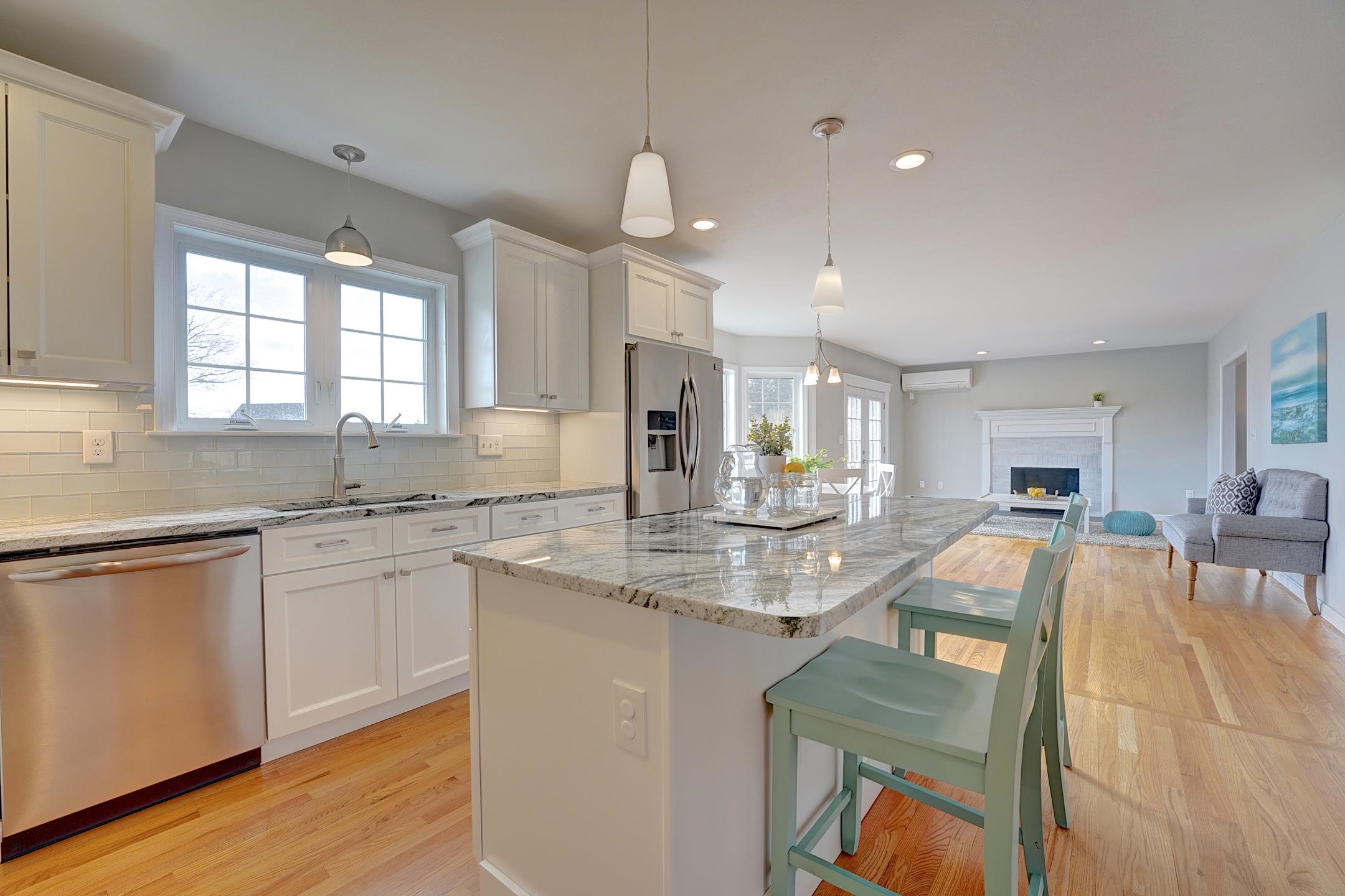 114 High Street Stratham, NH 03885 - Photo 5 of 38 Gallery Image 5