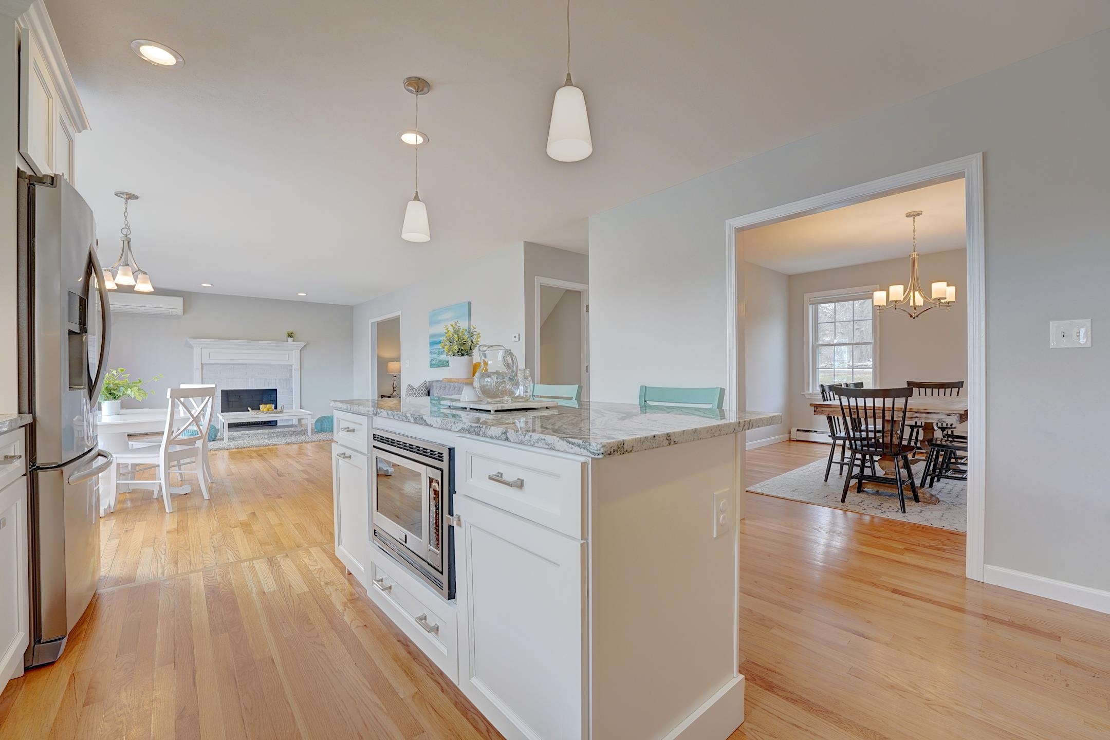 114 High Street Stratham, NH 03885 - Photo 6 of 38 Gallery Image 6