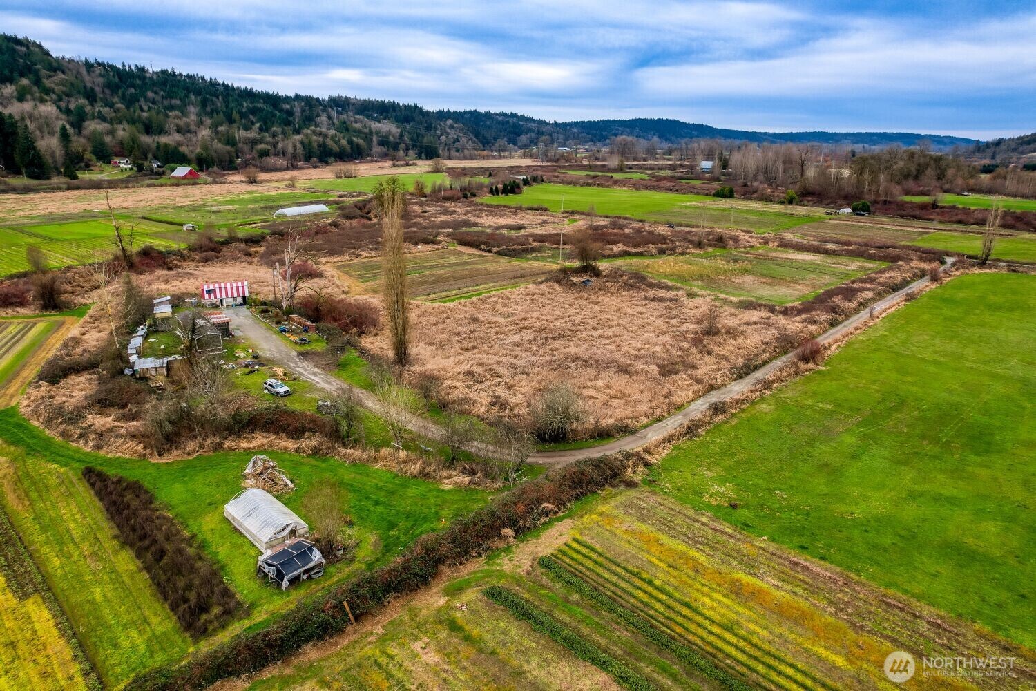 26929 Northeast 100th Street Carnation, WA 98014 - Photo 11 of 15