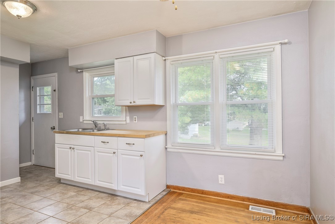 2592 East Robin Road New Albany, IN 47150 - Photo 11 of 29 Gallery Image 11