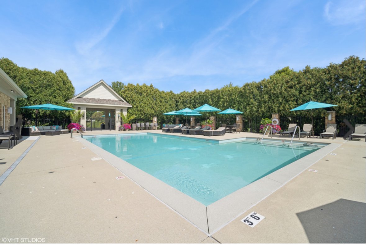 857 Country Club Lane Northbrook, IL 60062 - Photo 22 of 27 a view of house with outdoor space garden and swimming pool