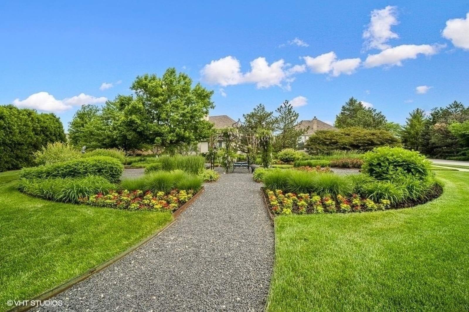 857 Country Club Lane Northbrook, IL 60062 - Photo 26 of 27 a view of a garden