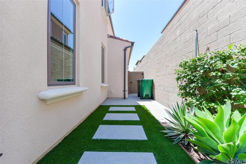145 Dolci Irvine, CA 92602 - Photo 36 of 40