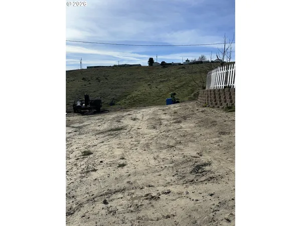 $359,900 | 535 Emert Road, Ione, OR 97843