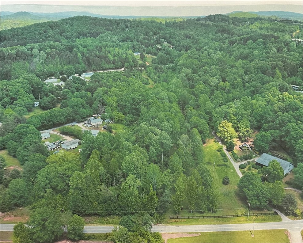 1428 Robert P Jeanes Road Easley, SC 29640 - Photo 3 of 4