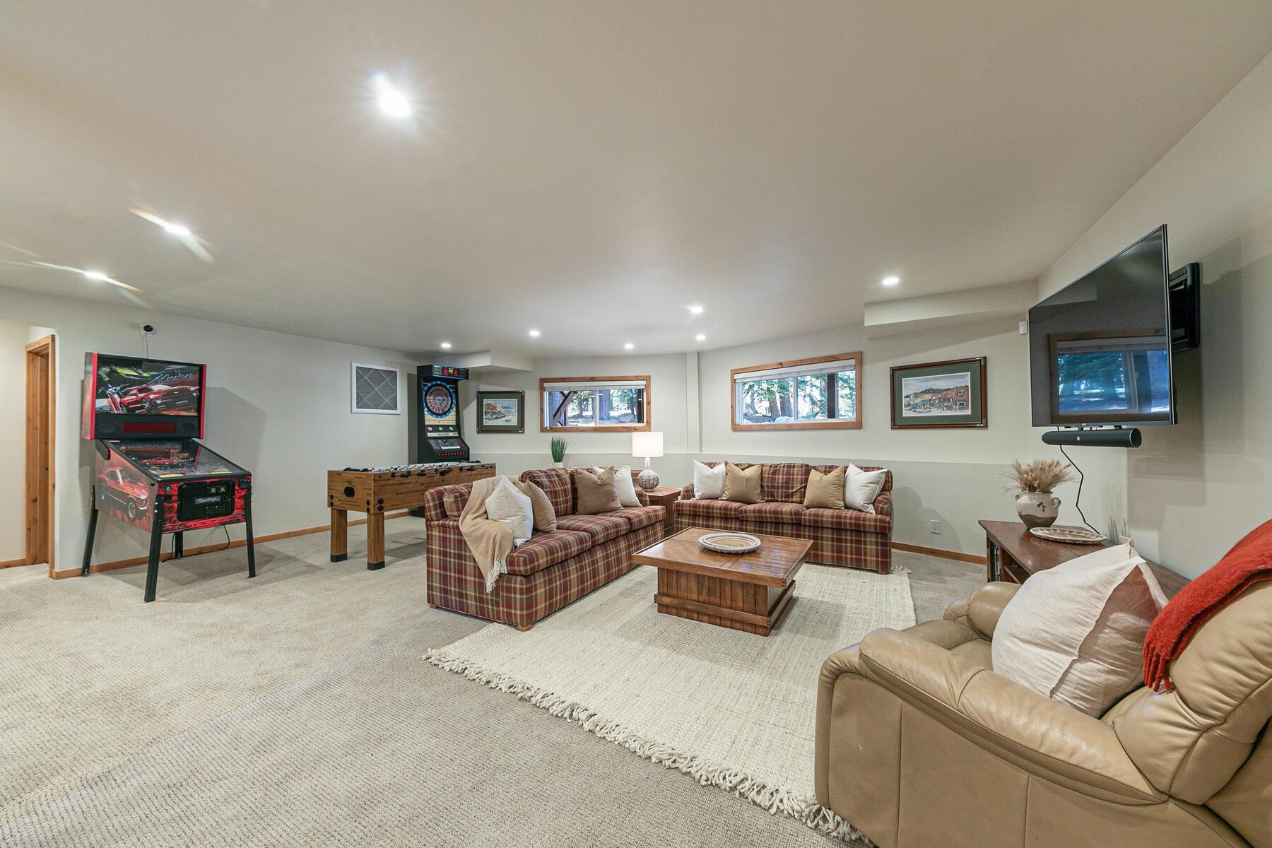 12686 Ski View Loop Truckee, CA 96161 - Photo 21 of 28 Gallery Image 21