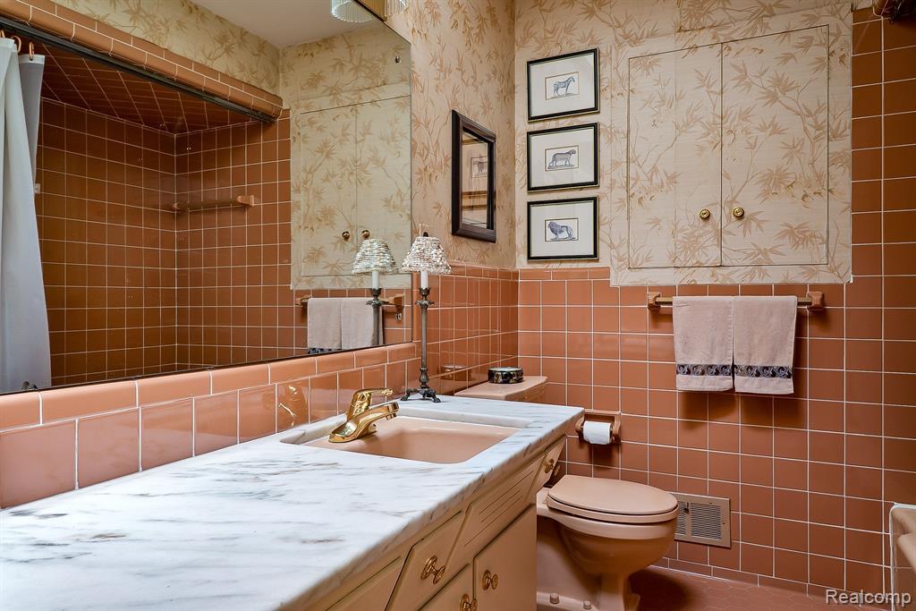 229 Rochdale Drive South Rochester Hills, MI 48309 - Photo 14 of 41