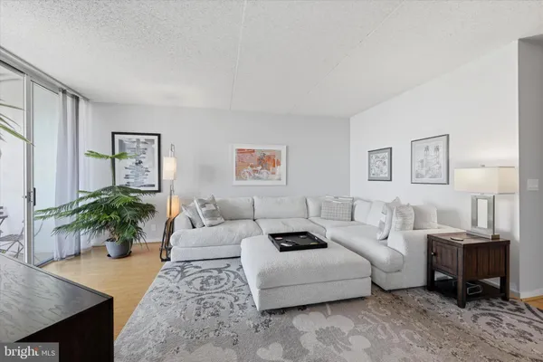 $450,000 | 2301 Cherry Street, Unit 4A, Philadelphia, PA 19103