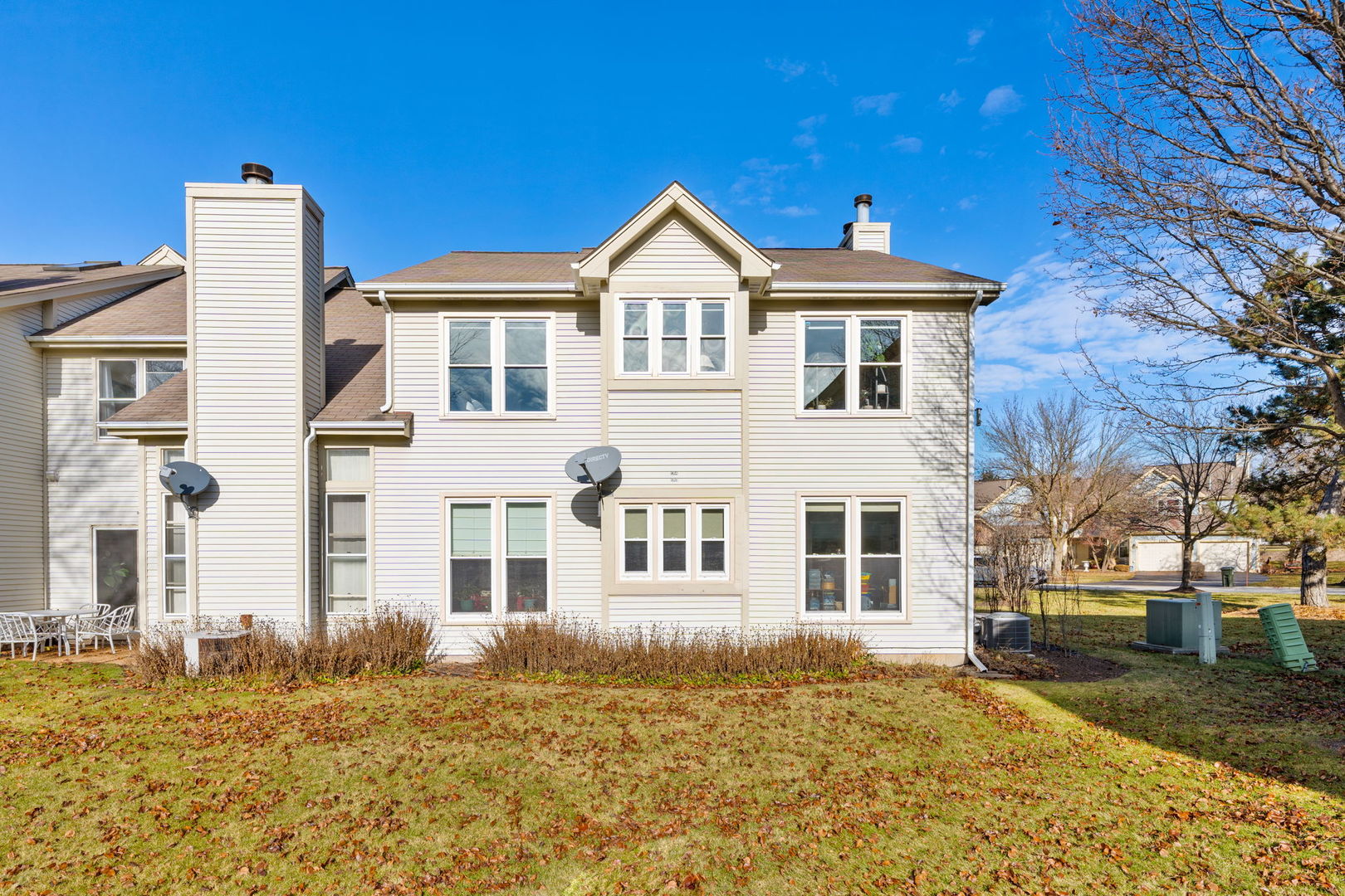 1264 Rhodes Lane Naperville, IL 60540 - Photo 6 of 35 a front view of a house with a yard