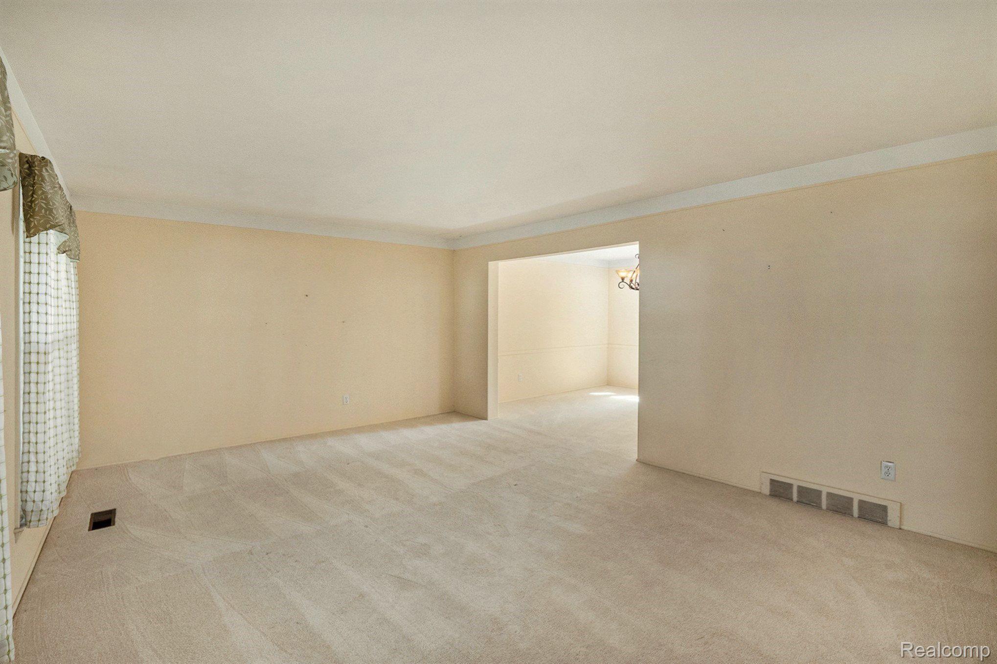 15606 Levan Road Livonia, MI 48154 - Photo 8 of 32 Gallery Image 8