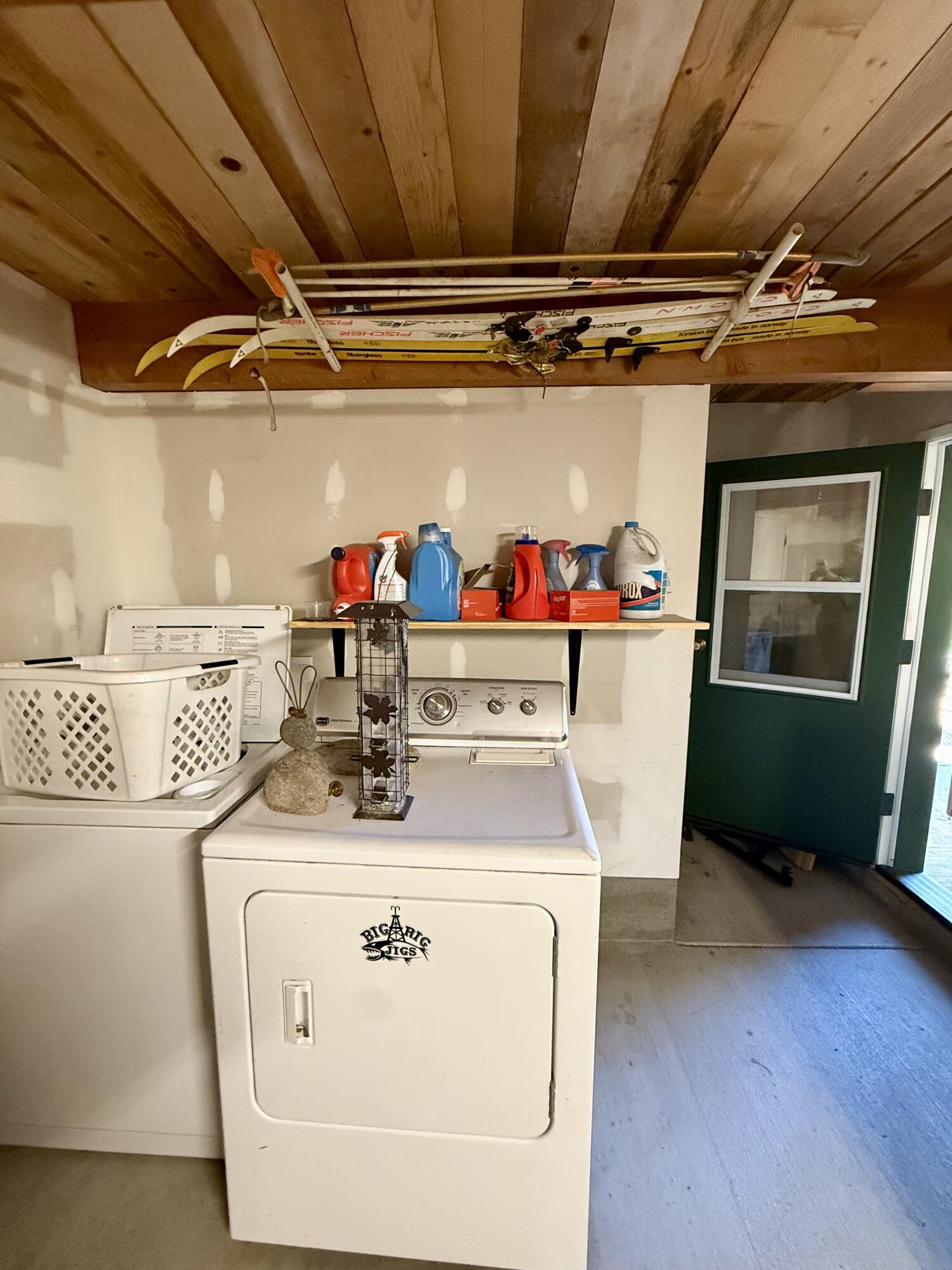 57603 Crest Drive Springville, CA 93265 - Photo 32 of 44 Laundry indoors in the basement.