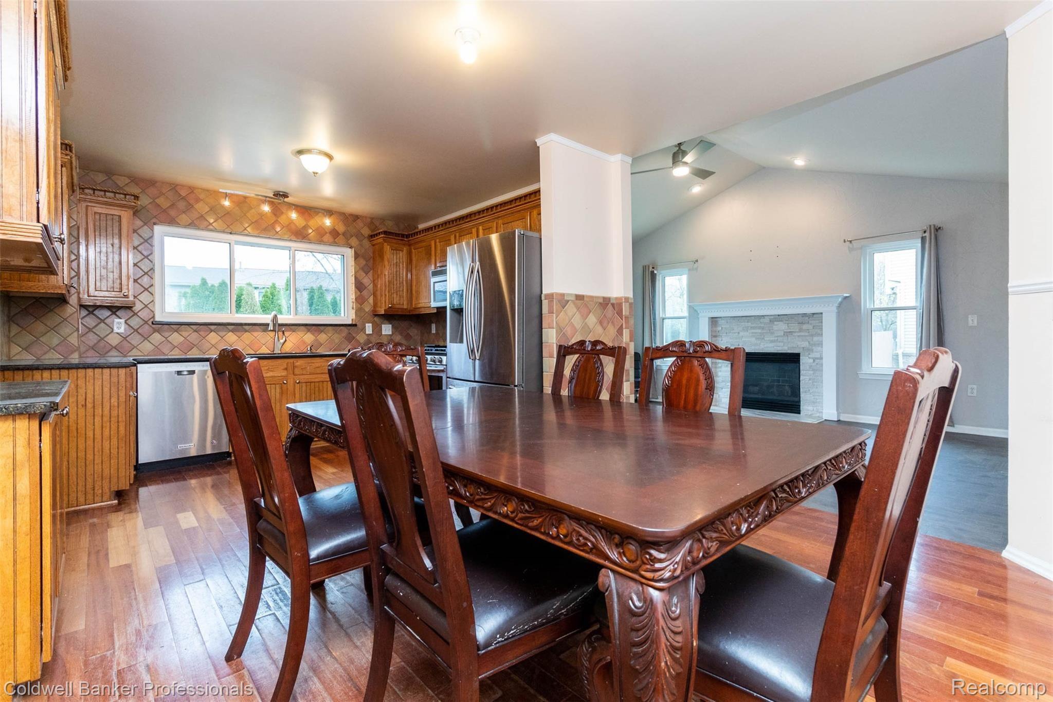 8263 Jeremy Road Belleville, MI 48111 - Photo 29 of 29 Great flow to this floor plan