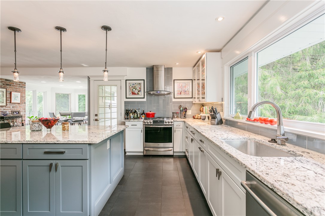 15 Dell Road Perinton, NY 14450 - Photo 18 of 38