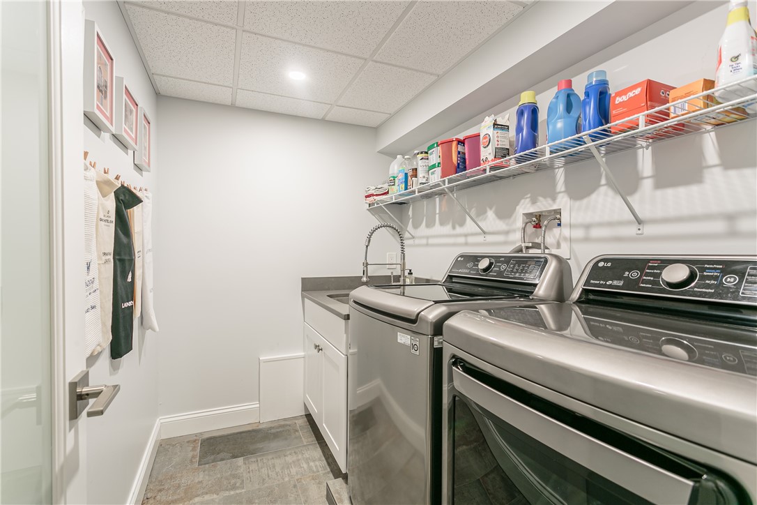 15 Dell Road Perinton, NY 14450 - Photo 33 of 38