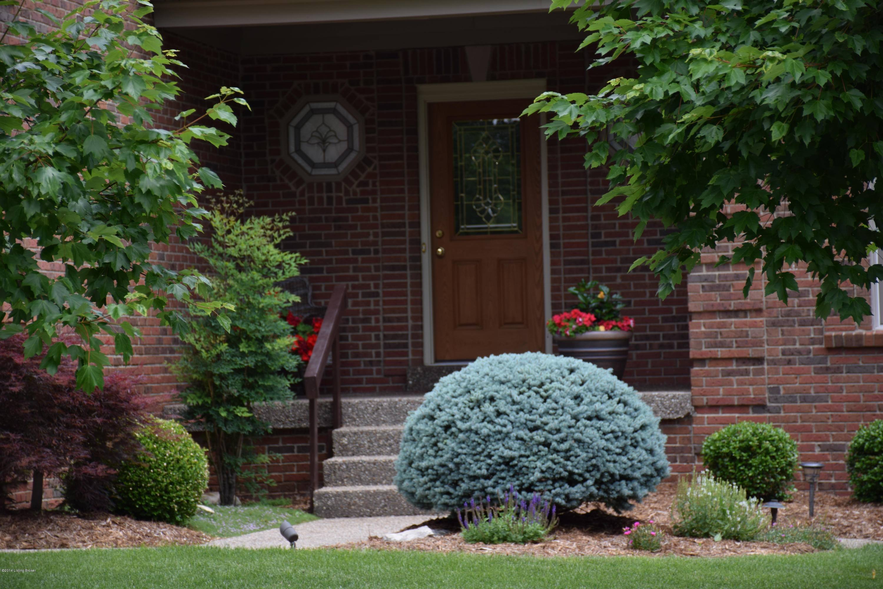7513 Turner Ridge Road Crestwood, KY 40014 - Photo 2 of 38 The side entry is perfect for kids coming home from school.