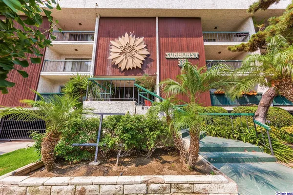 $575,000 | 333 Burchett Street, Unit 304, Glendale, CA 91203