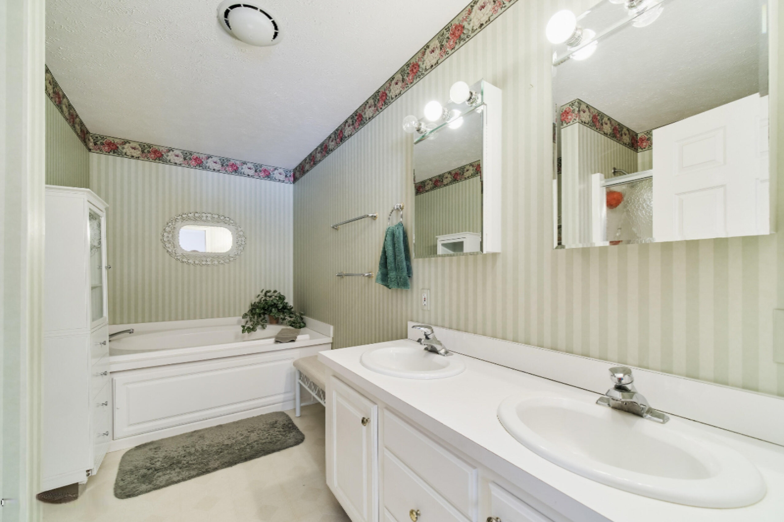 9800 Emerald Ridge Trail Onekama, MI 49675 - Photo 27 of 66 Garden tub in master bath