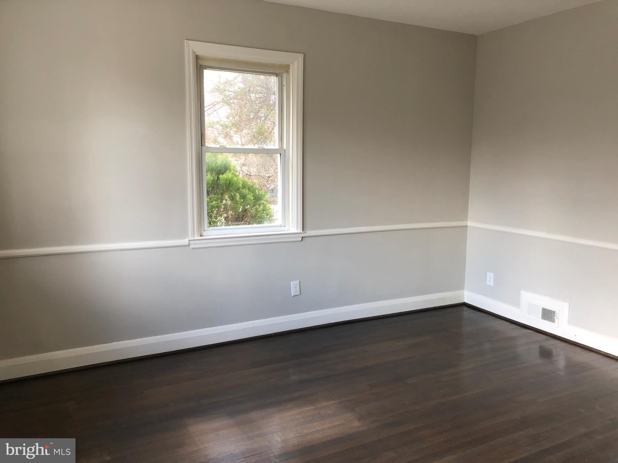 6302 Mt Ridge Road Baltimore, MD 21228 - Photo 3 of 14 Gallery Image 3