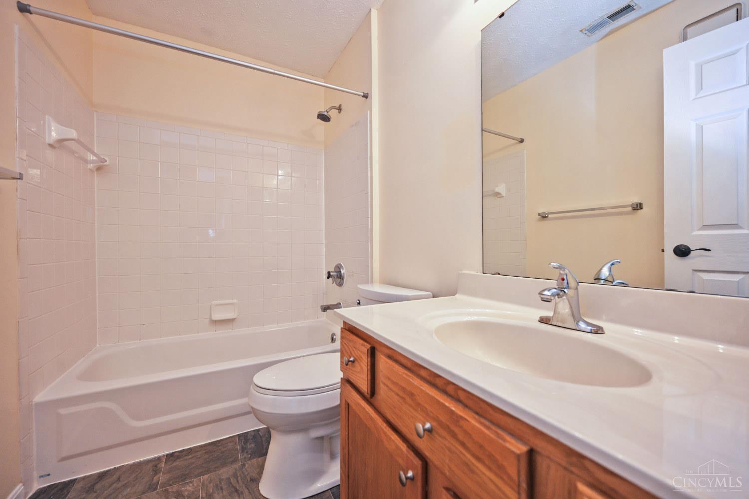 7392 Ridgepoint Drive, Unit 3 Cincinnati, OH 45230 - Photo 27 of 39 Gallery Image 27
