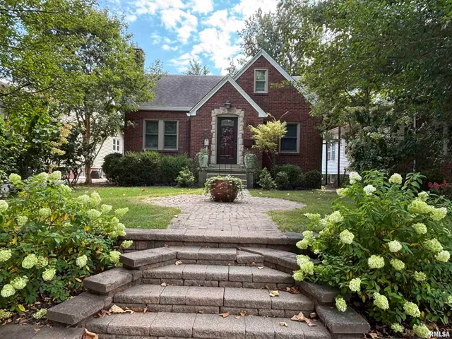 $189,900 | 1004 Bryn Mawr Boulevard, Springfield, IL 62703