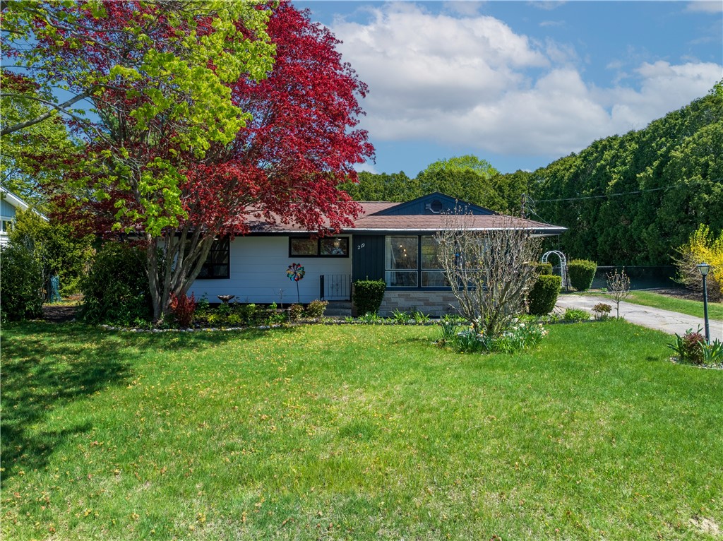 219 Dawn Boulevard Woonsocket, RI 02895 - Photo 3 of 28