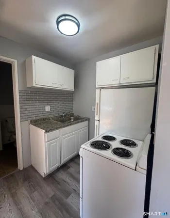 $1,500 | 155 Birdseye Street, Unit 1 A5, Bridgeport, CT 06604