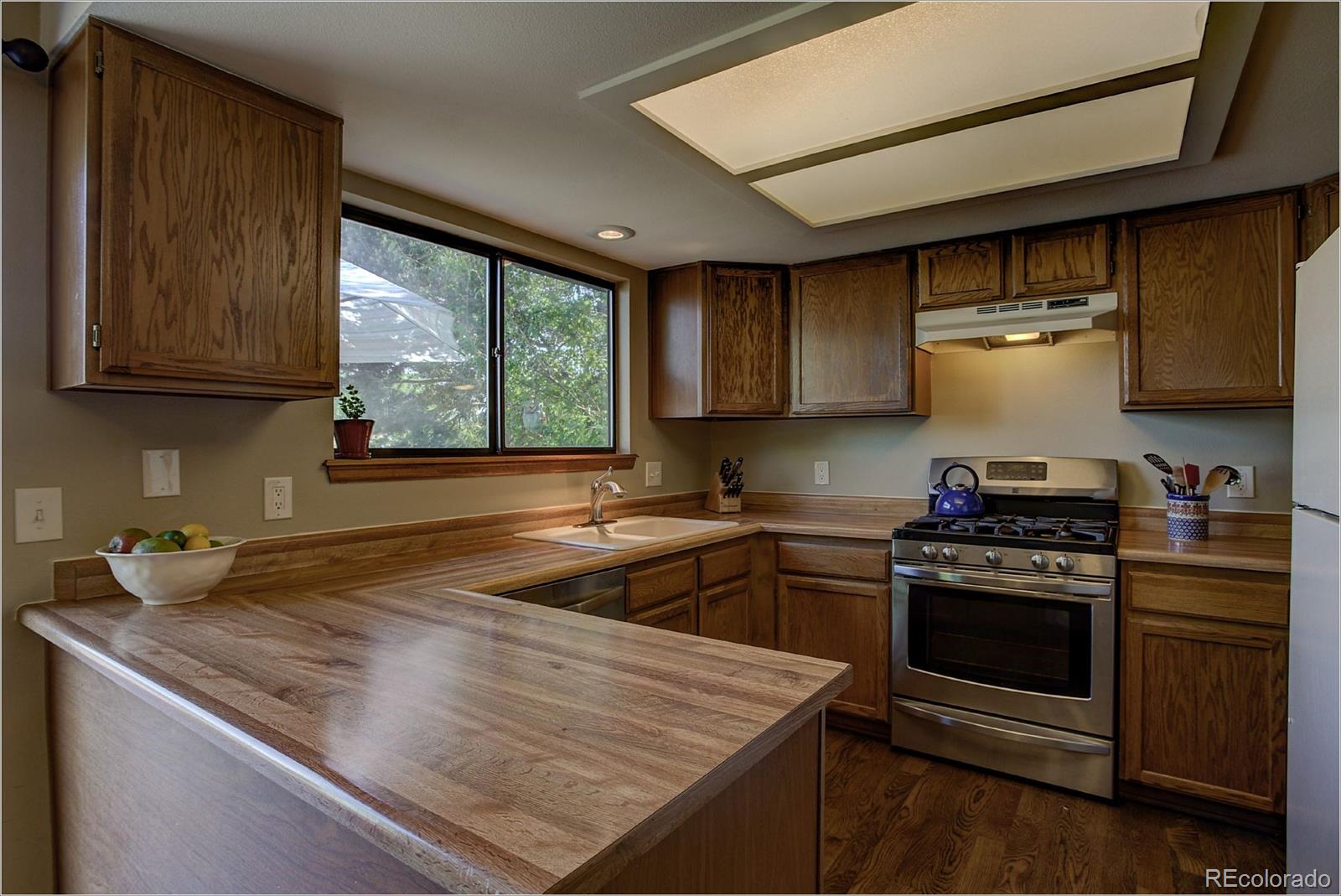 511 Ridgeglen Way Highlands Ranch, CO 80126 - Photo 9 of 33 Gallery Image 9