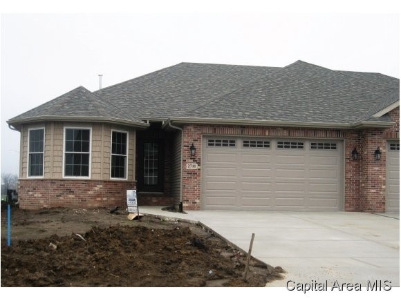 2711 Buckskin Trail Springfield, IL 62711 - Photo 1 of 14 Gallery Image 1