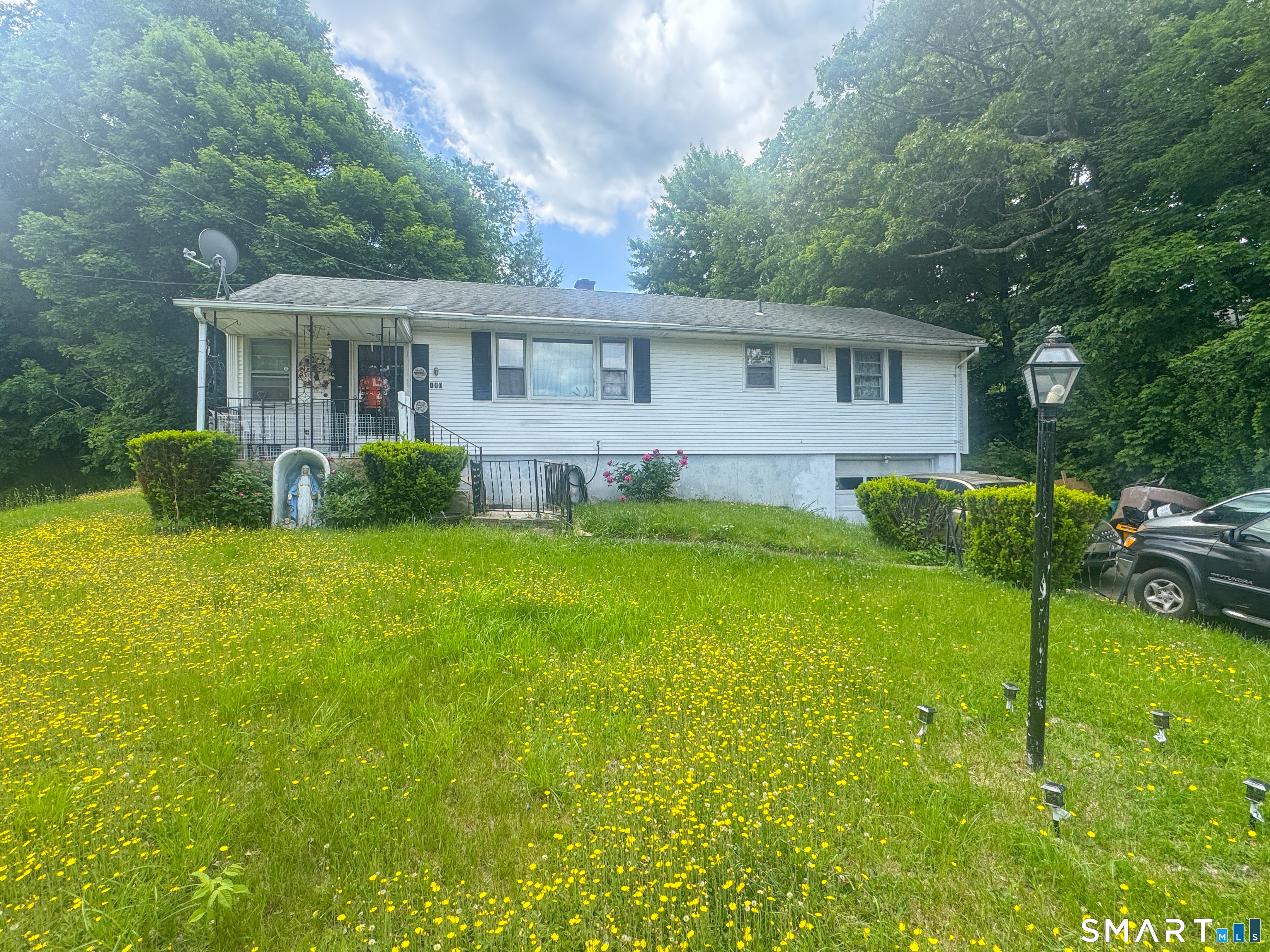 140 Bailey Avenue Meriden, CT 06451 - Photo 2 of 31